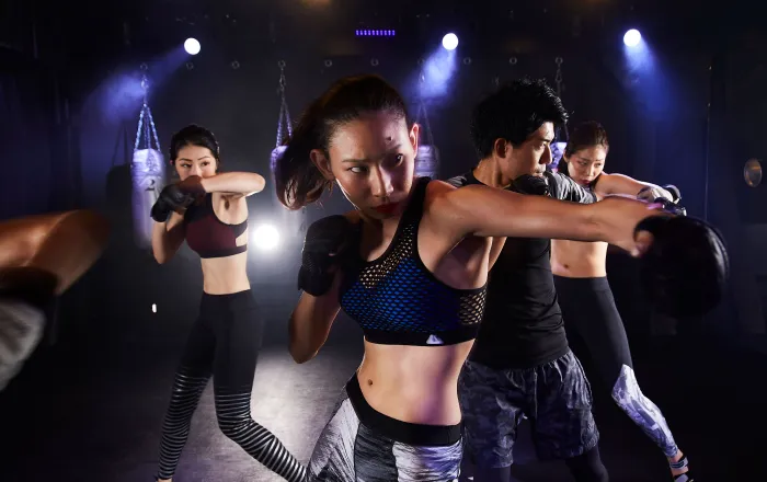 暗闇キックボクシングプログラム